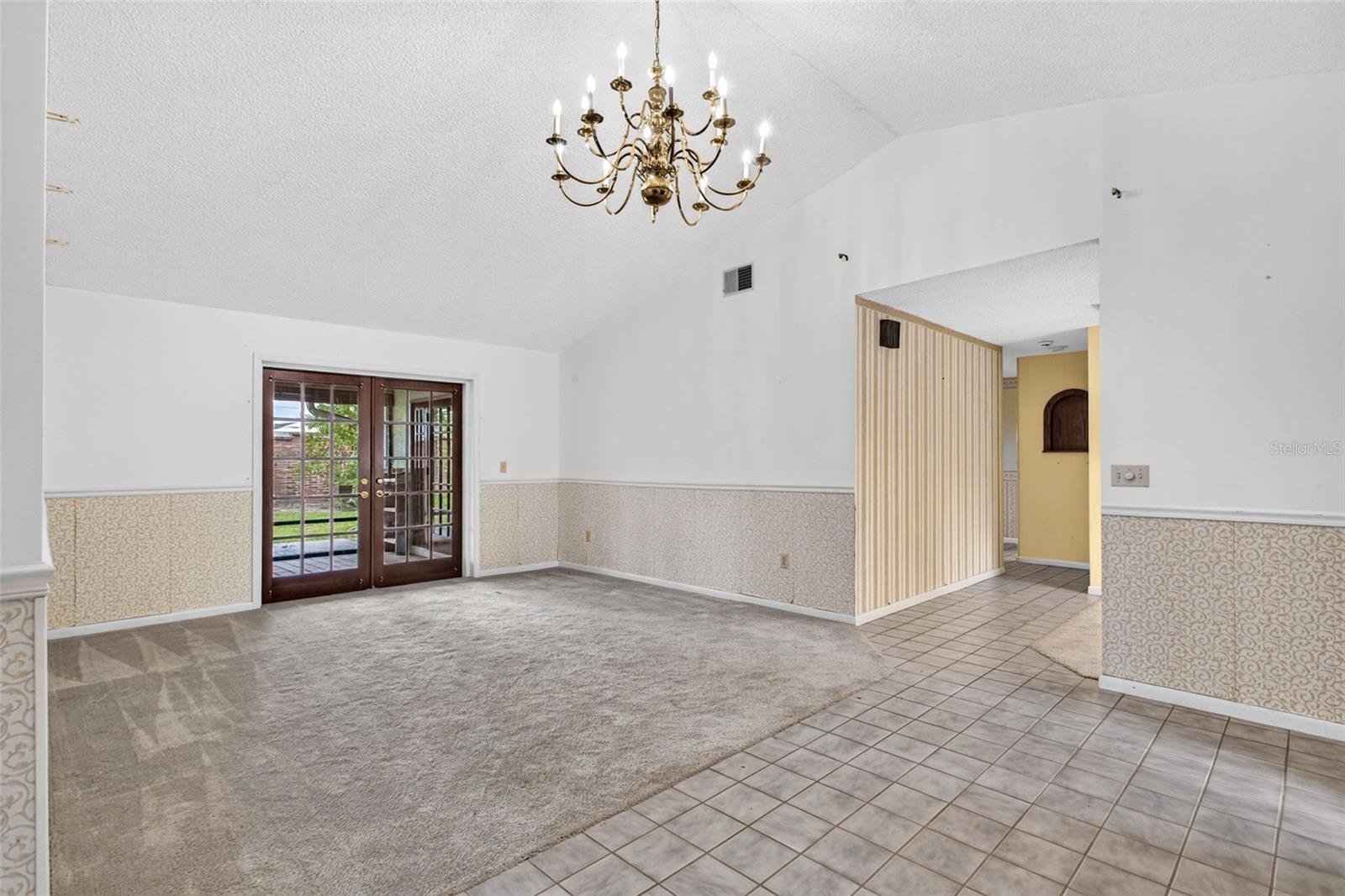 6328 N QUEENSWAY DR — photo 8