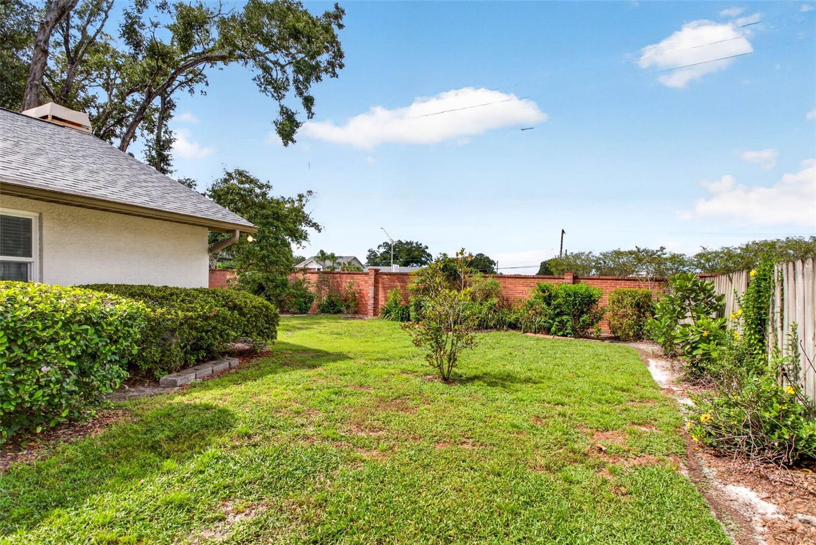 6328 N QUEENSWAY DR — photo 40