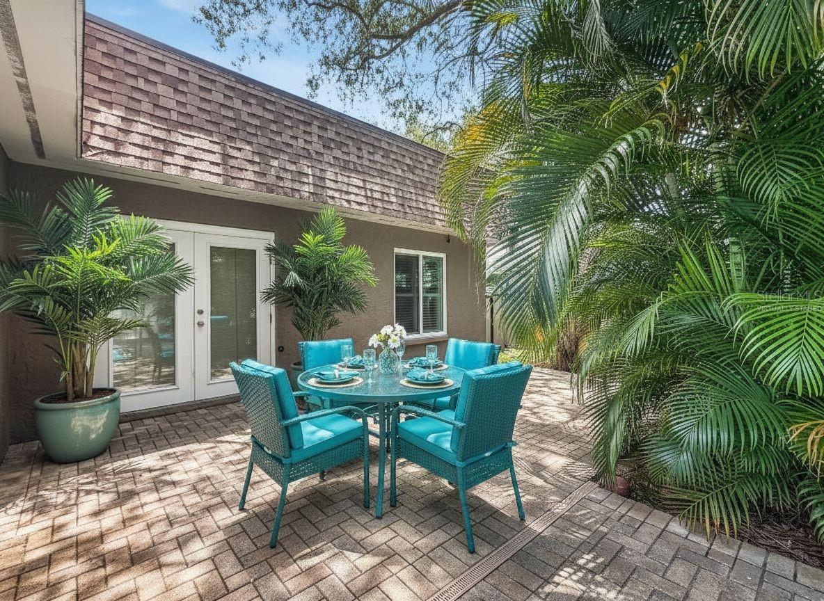 1011 WINDING OAKS DR — photo 9