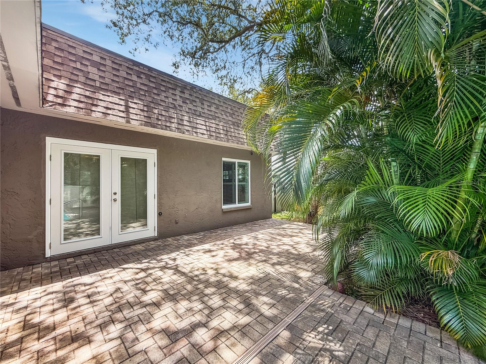 1011 WINDING OAKS DR — photo 10