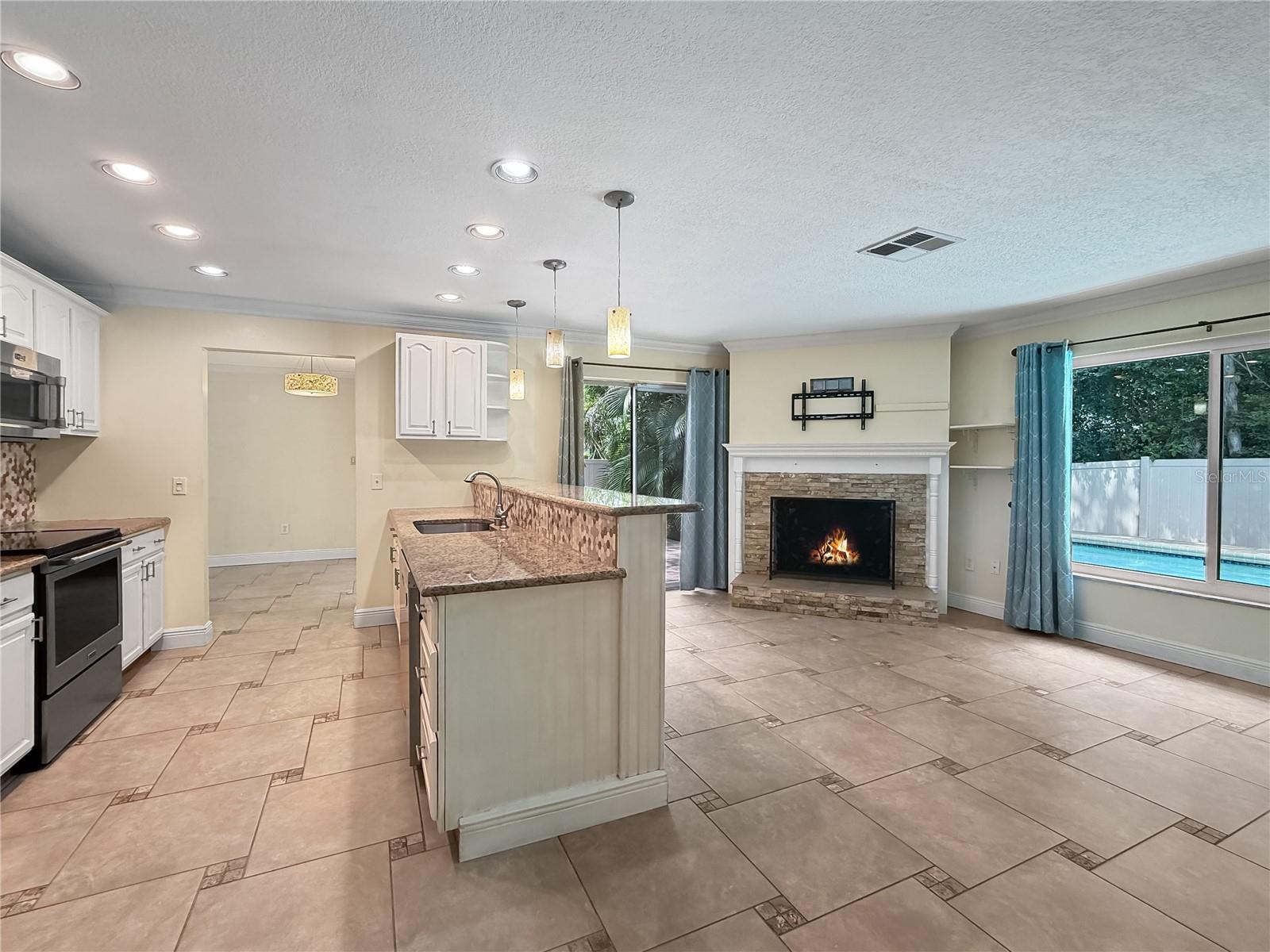 1011 WINDING OAKS DR — photo 28