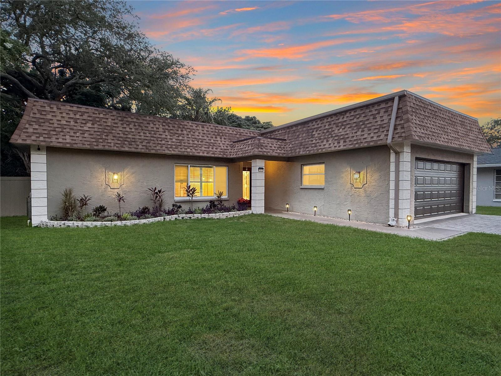 1011 WINDING OAKS DR — photo 3