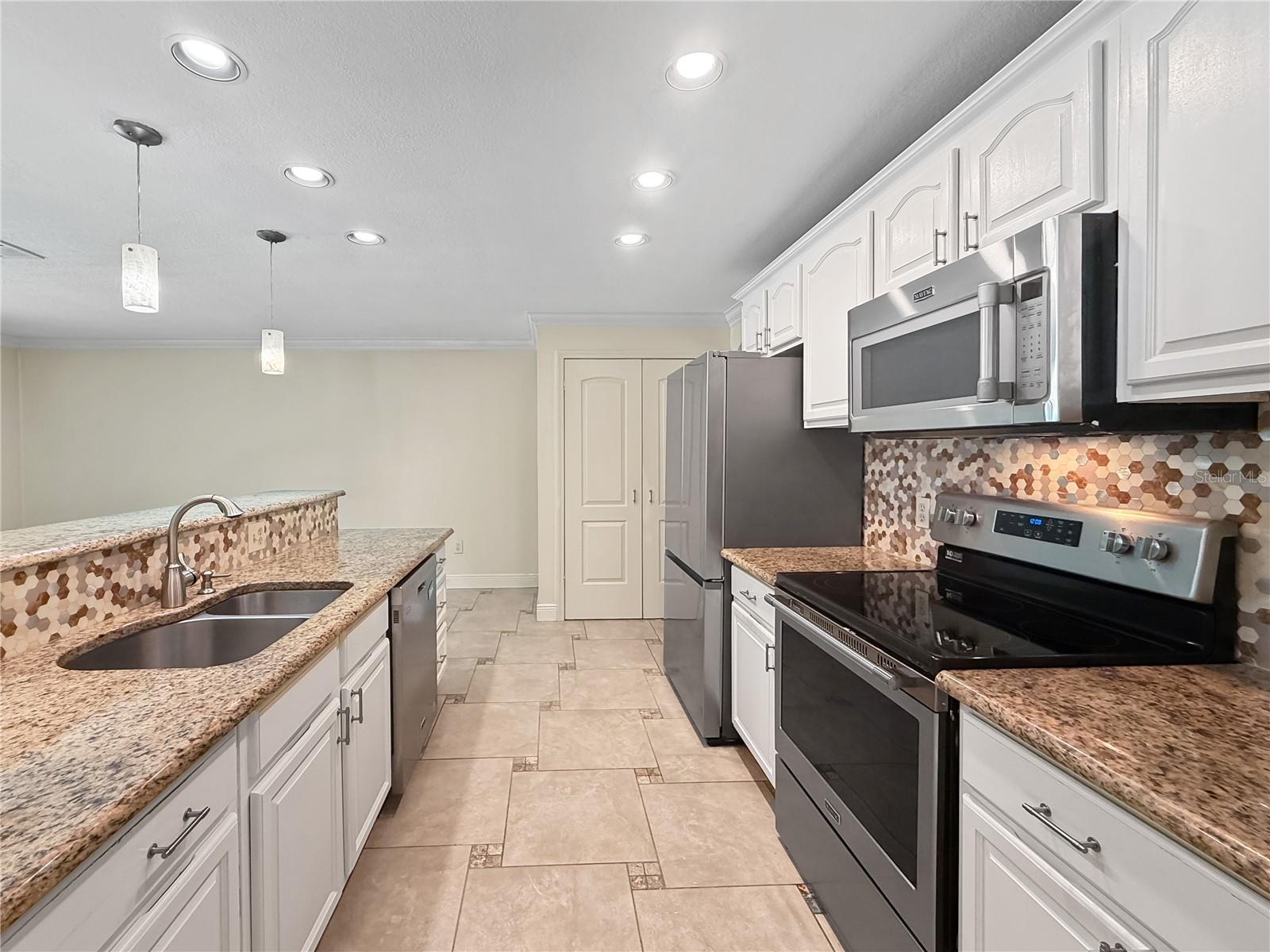 1011 WINDING OAKS DR — photo 27