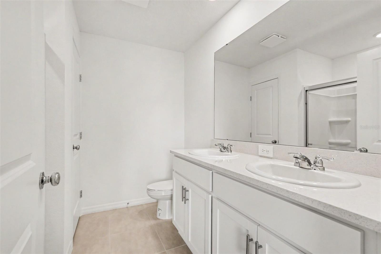 13207 FORGE AVE — photo 18