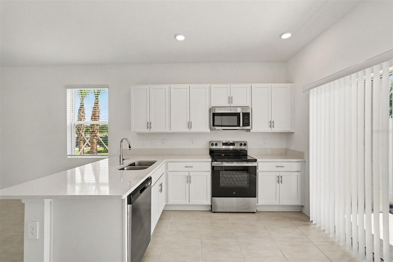 13207 FORGE AVE — photo 13