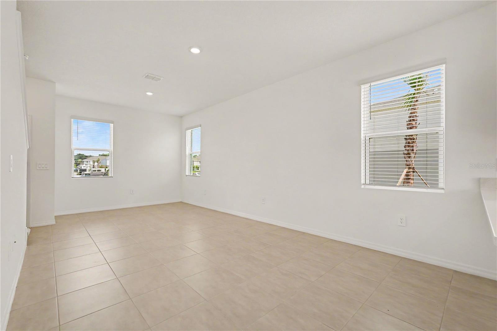 13207 FORGE AVE — photo 9