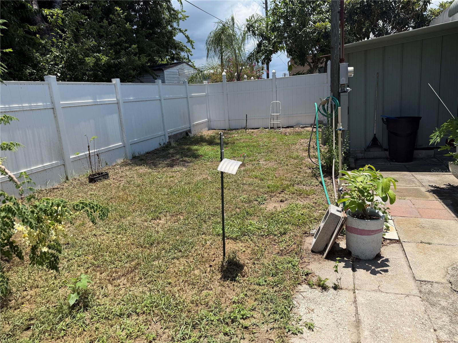 2044 HOYLE DR — photo 21