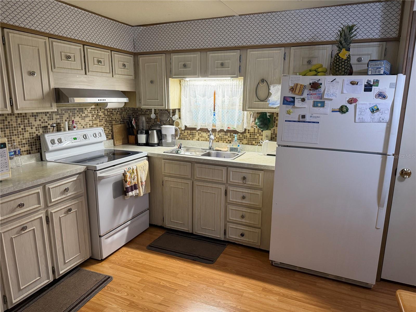 2044 HOYLE DR — photo 3