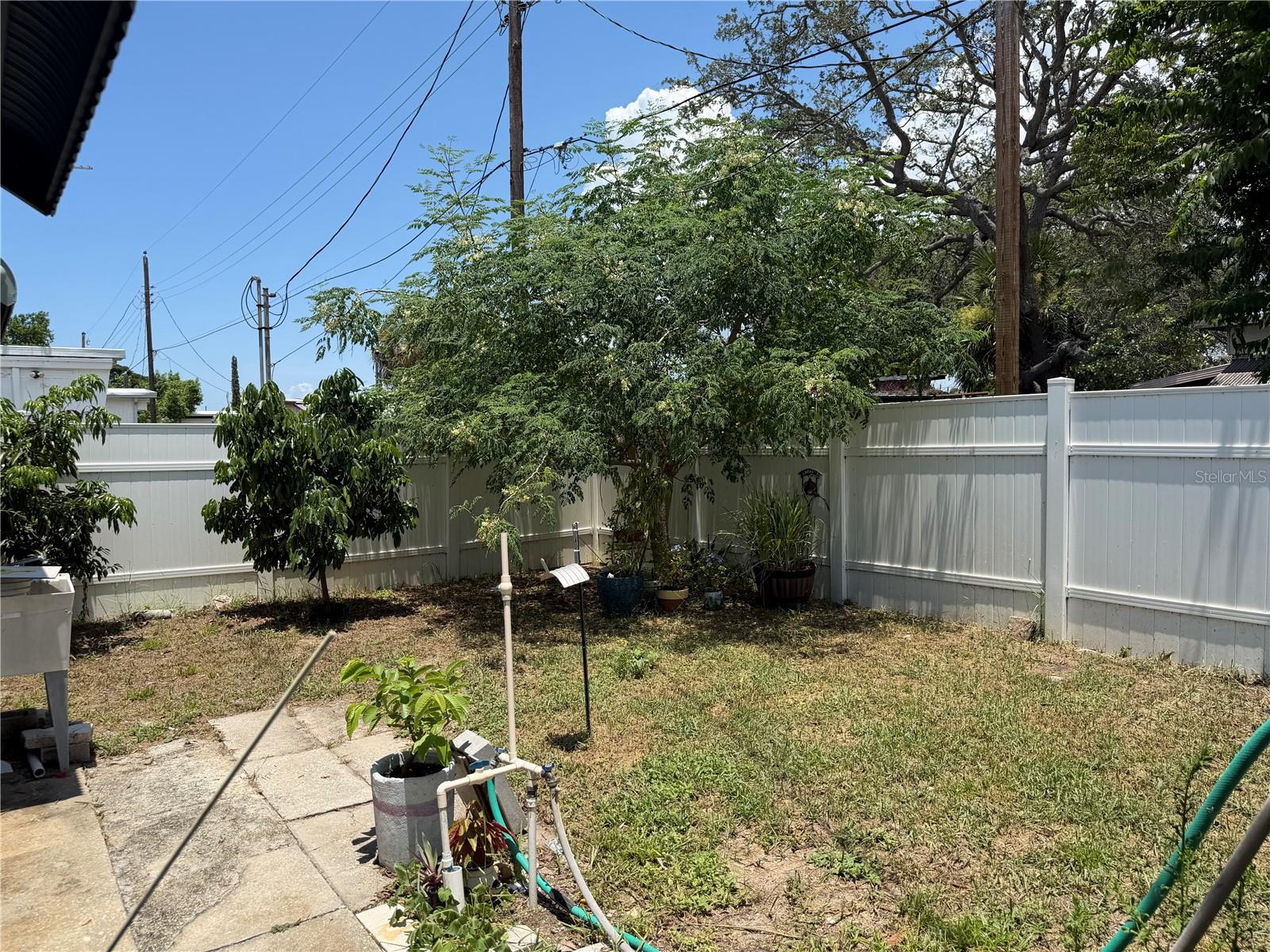 2044 HOYLE DR — photo 22