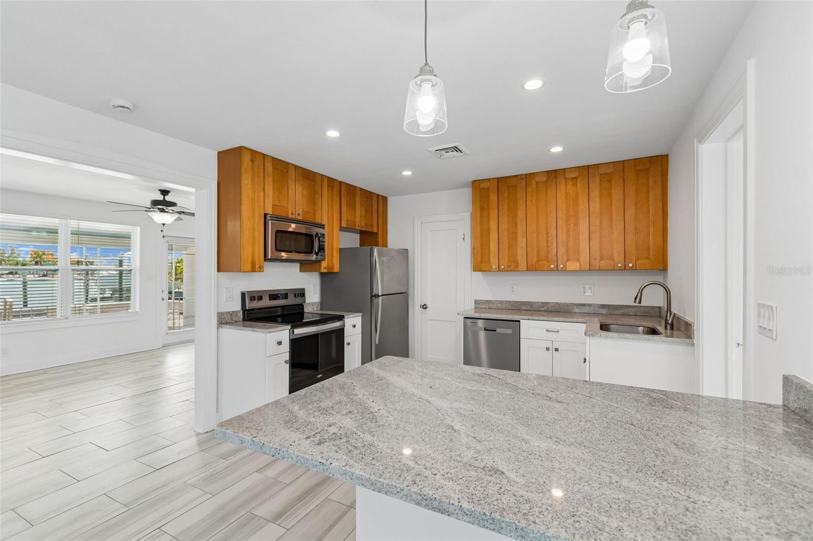 8125 BAYSHORE DR — photo 29