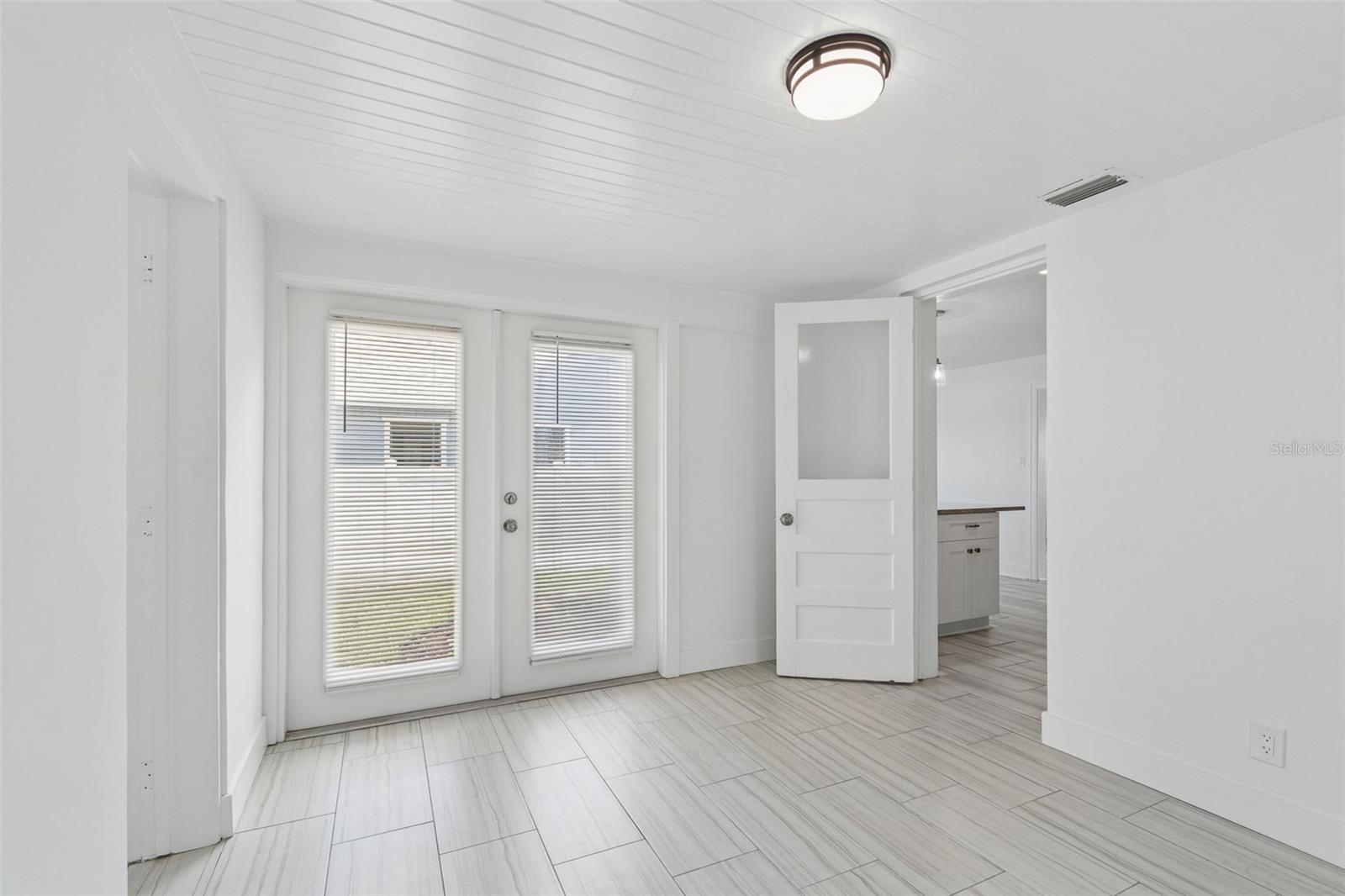 8125 BAYSHORE DR — photo 23