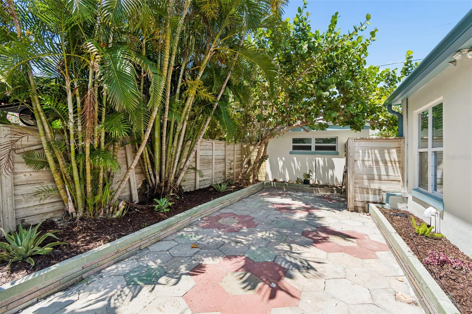 8125 BAYSHORE DR — photo 22