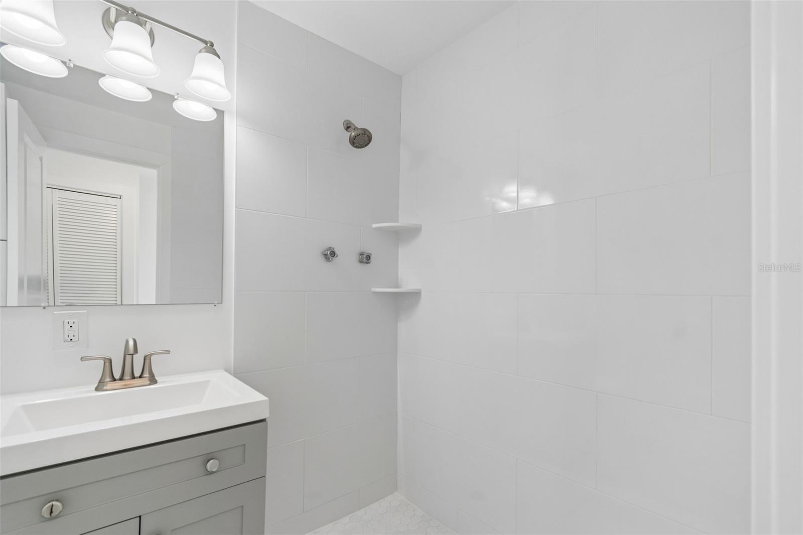 8125 BAYSHORE DR — photo 18