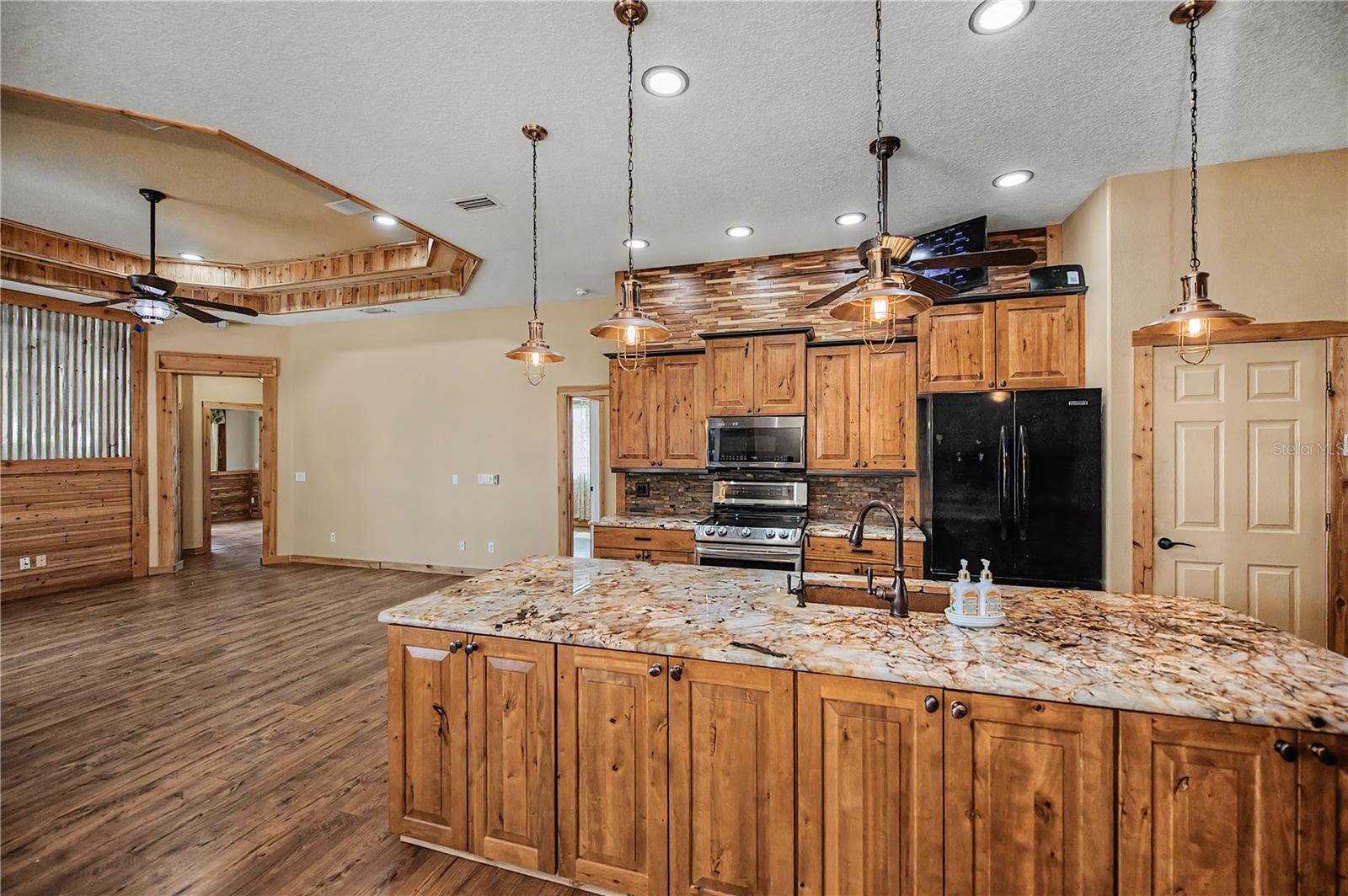 8730 MYSTIC CIR — photo 34