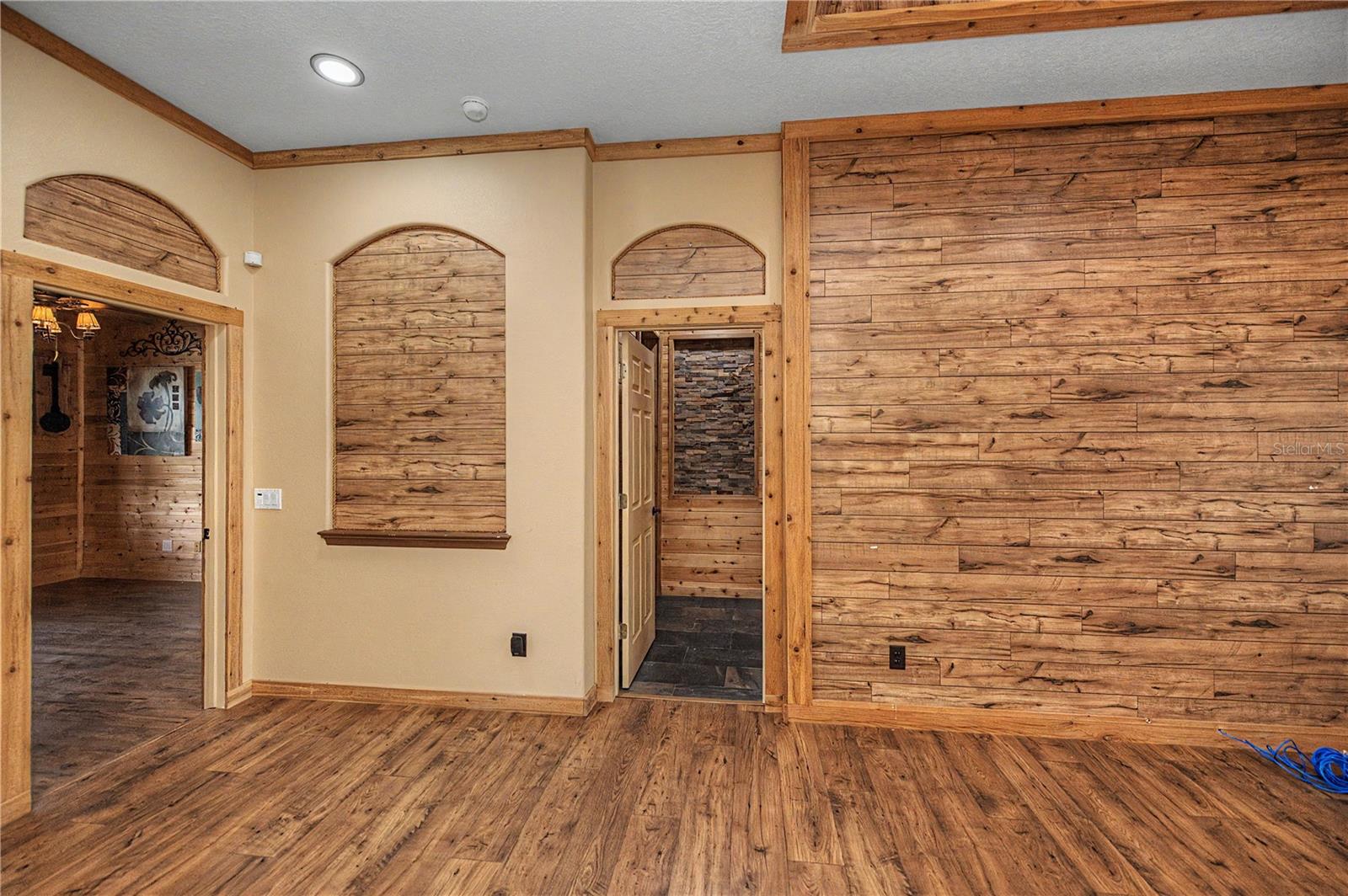 8730 MYSTIC CIR — photo 44