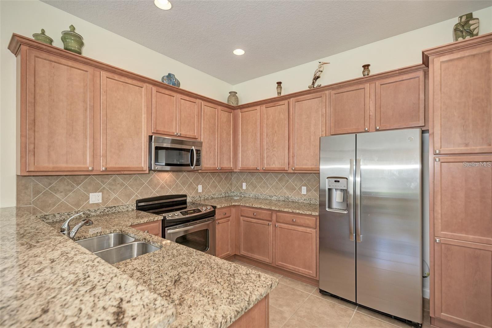6083 BENEVENTO DR — photo 12