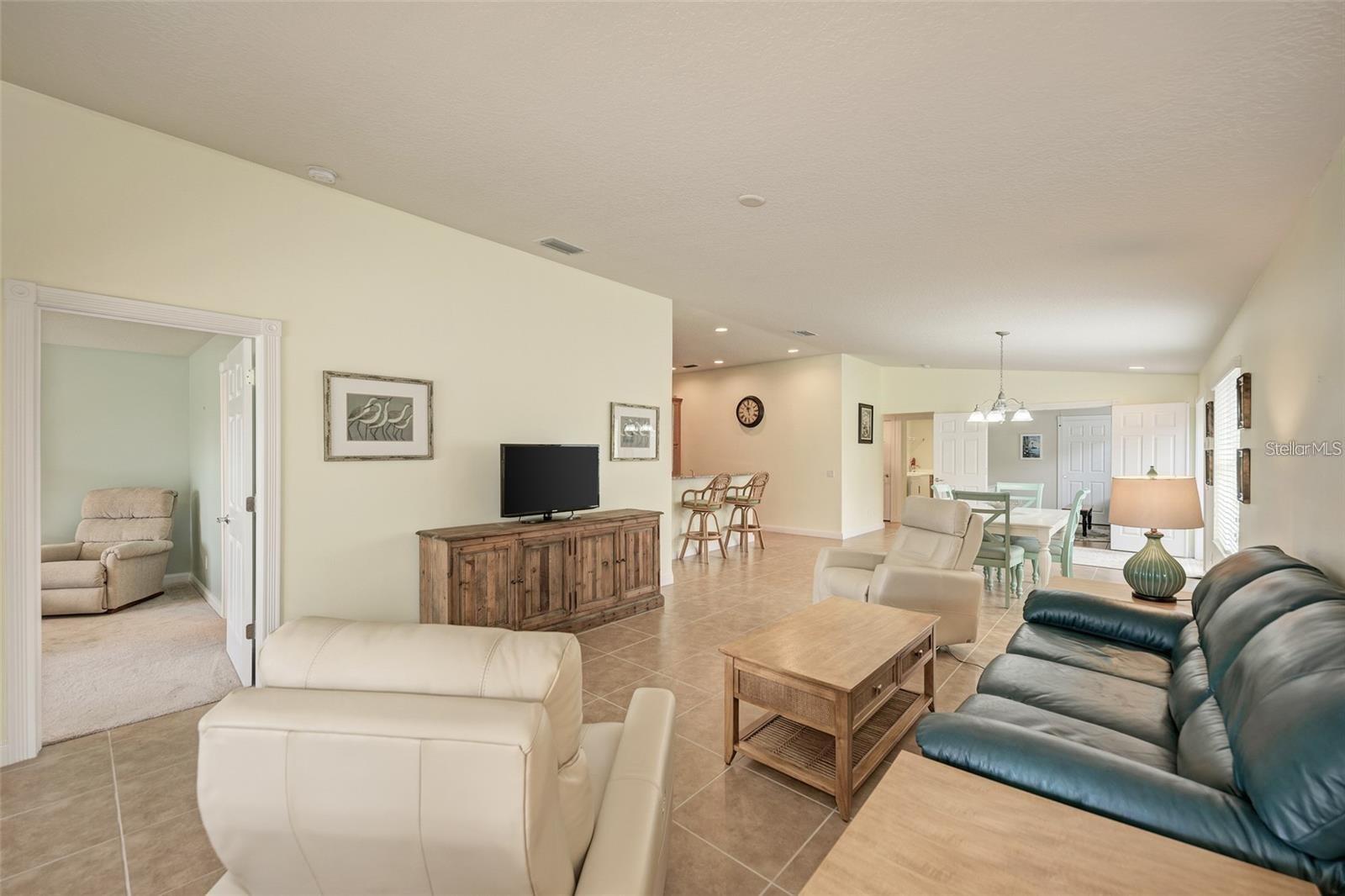 6083 BENEVENTO DR — photo 13
