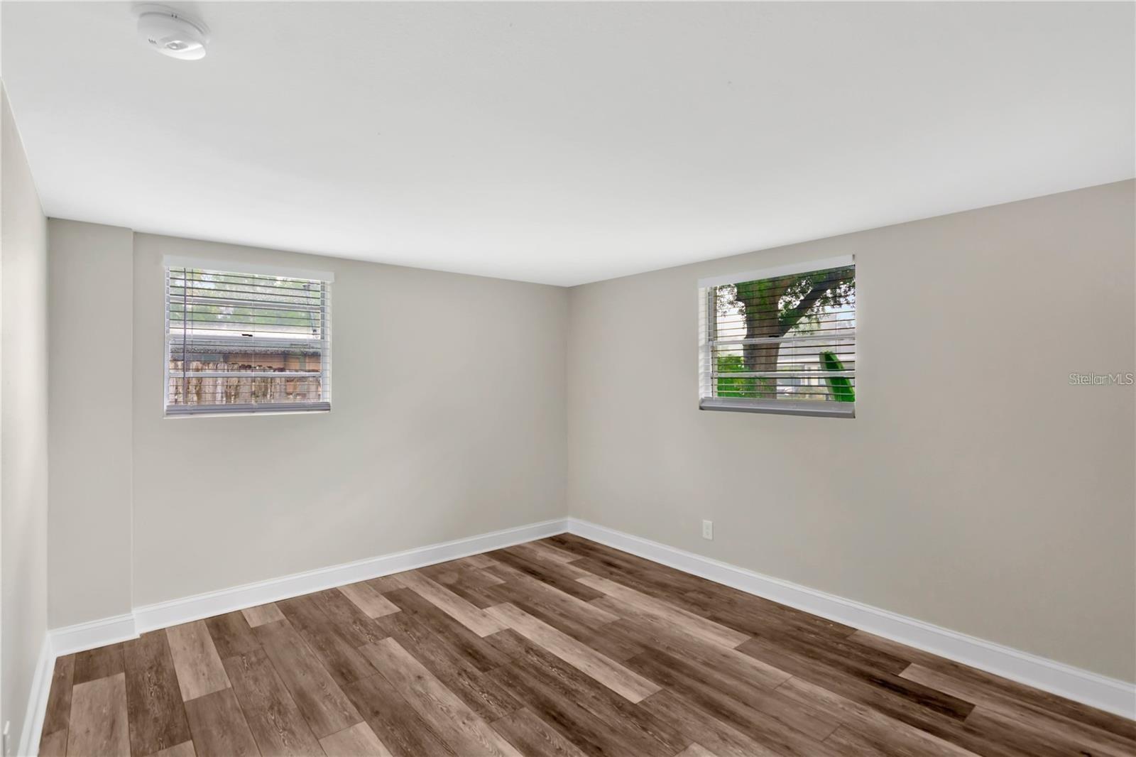 4105 W MANGO AVE — photo 7