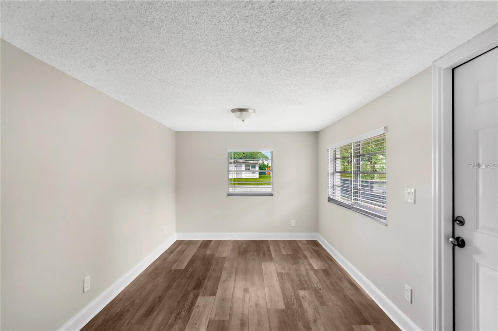 4105 W MANGO AVE — photo 17