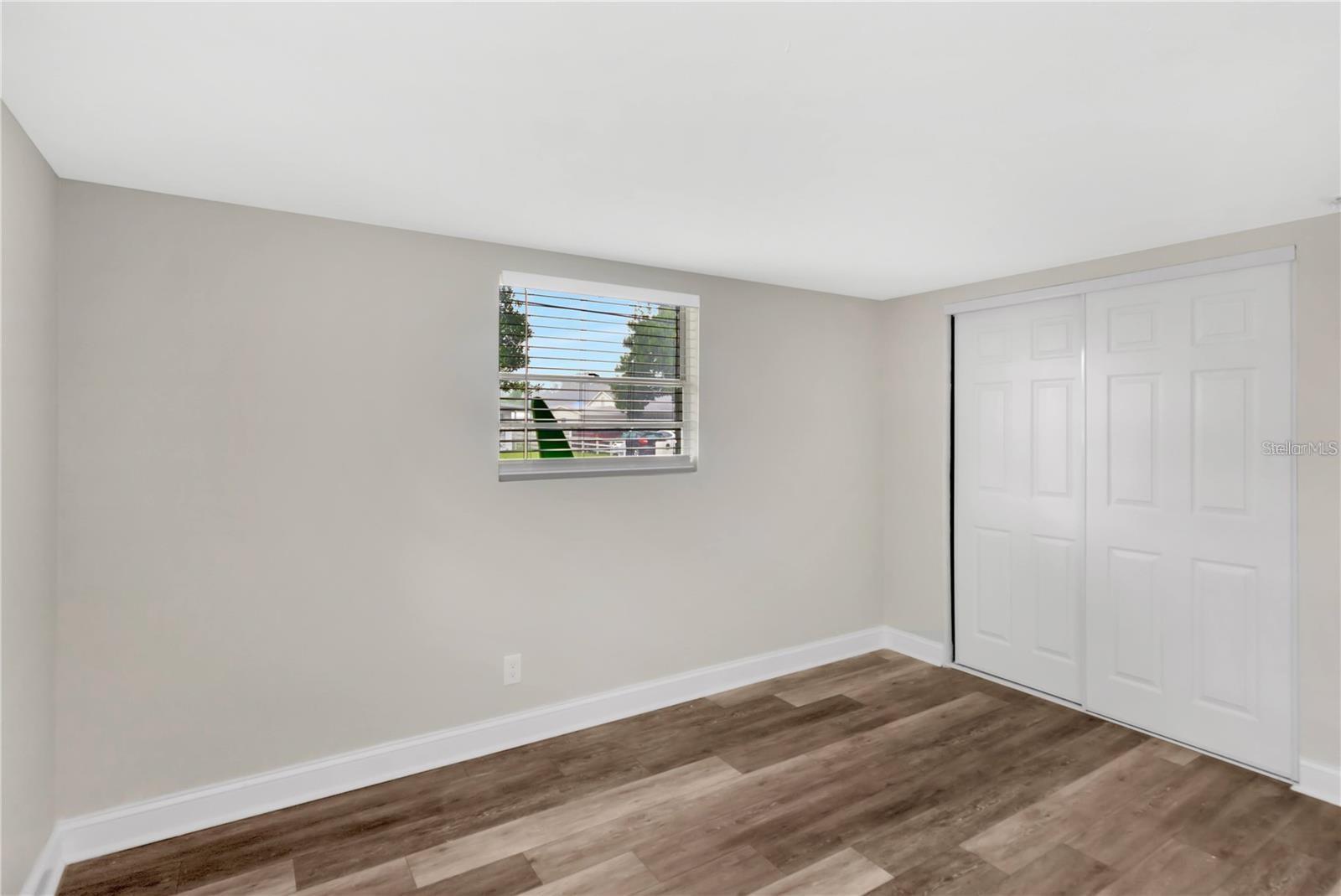 4105 W MANGO AVE — photo 8