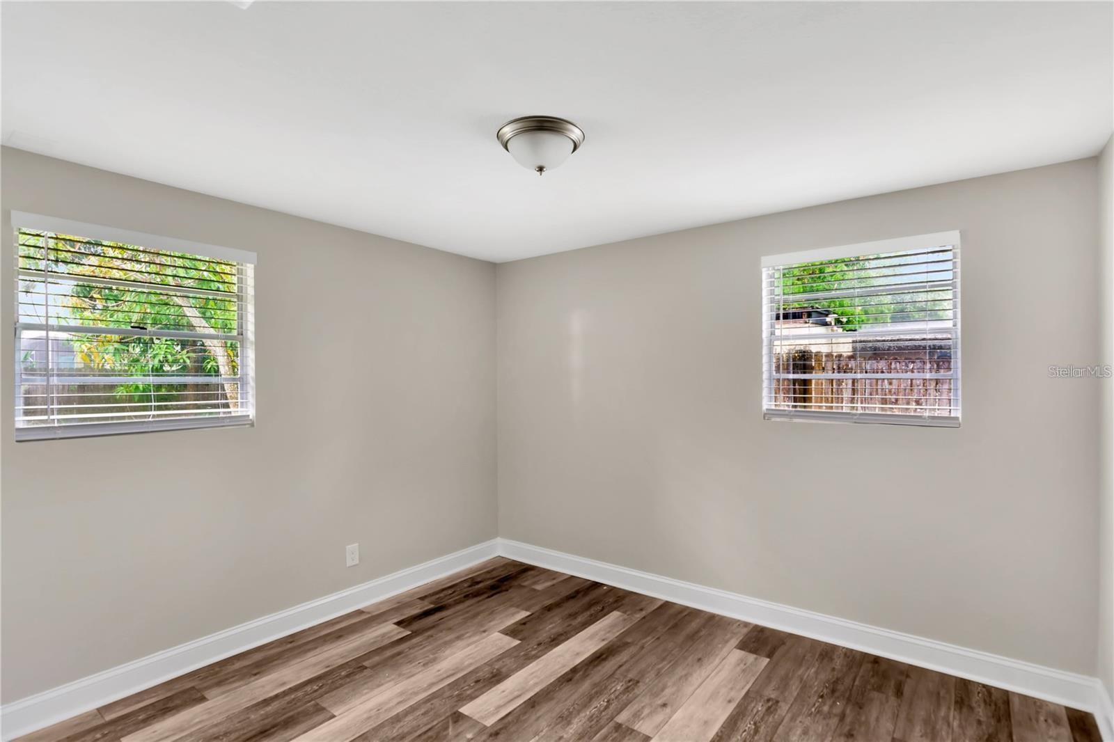 4105 W MANGO AVE — photo 11