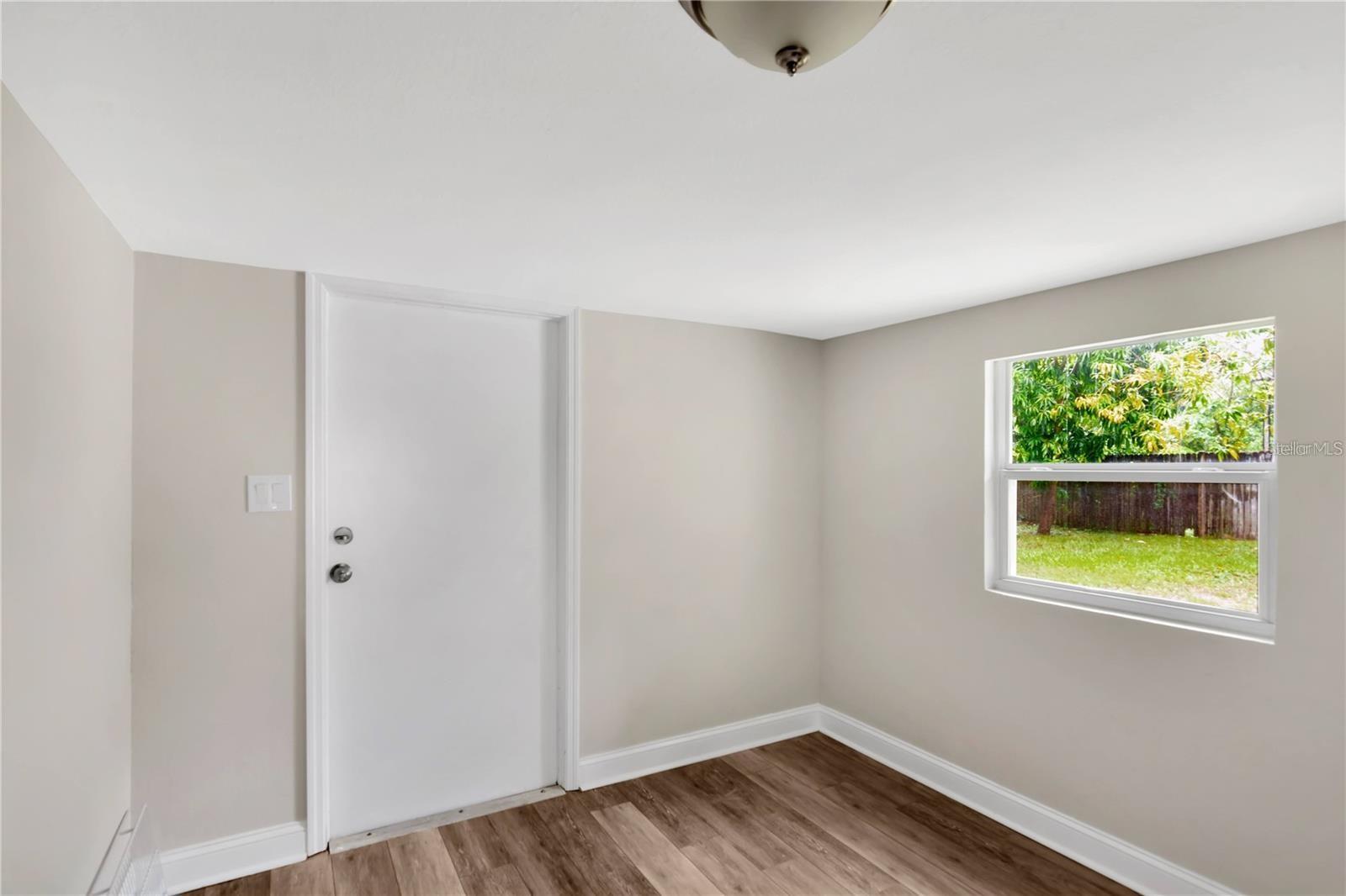 4105 W MANGO AVE — photo 18