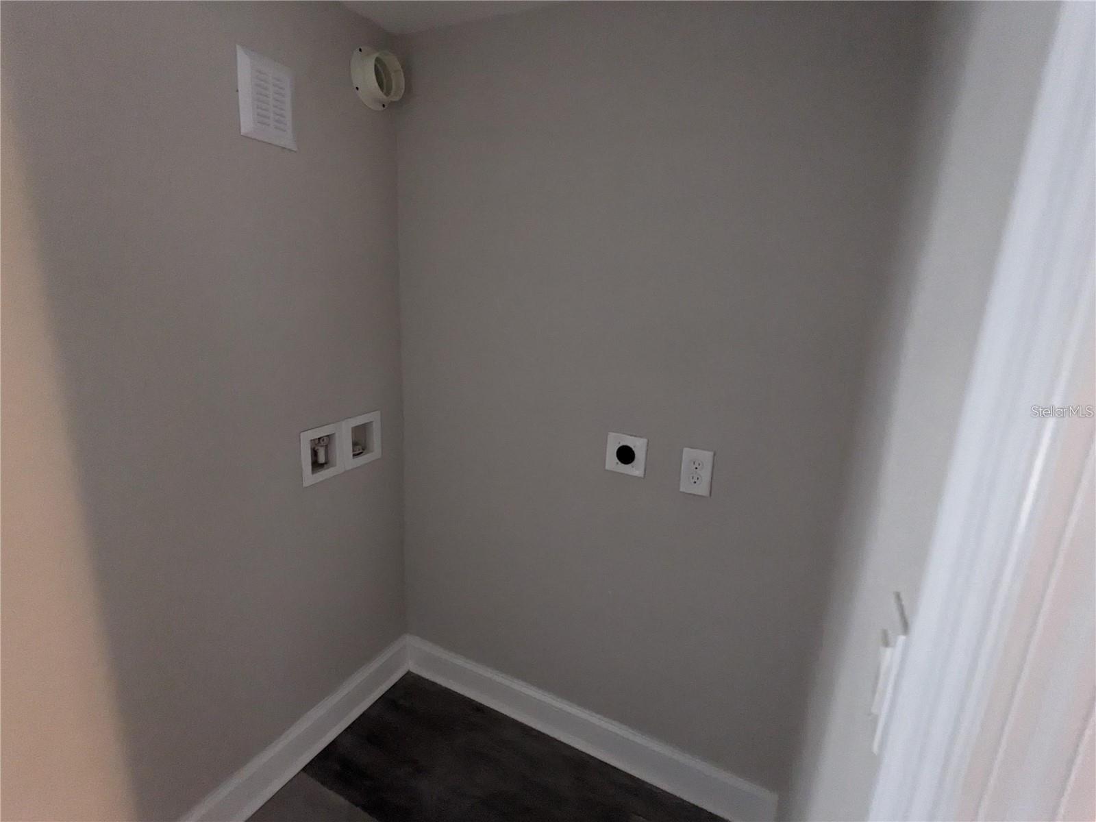 4105 W MANGO AVE — photo 24
