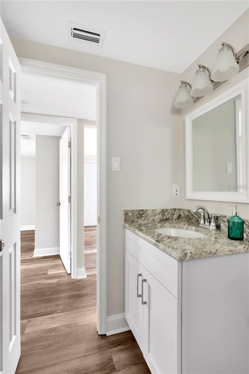 4105 W MANGO AVE — photo 10