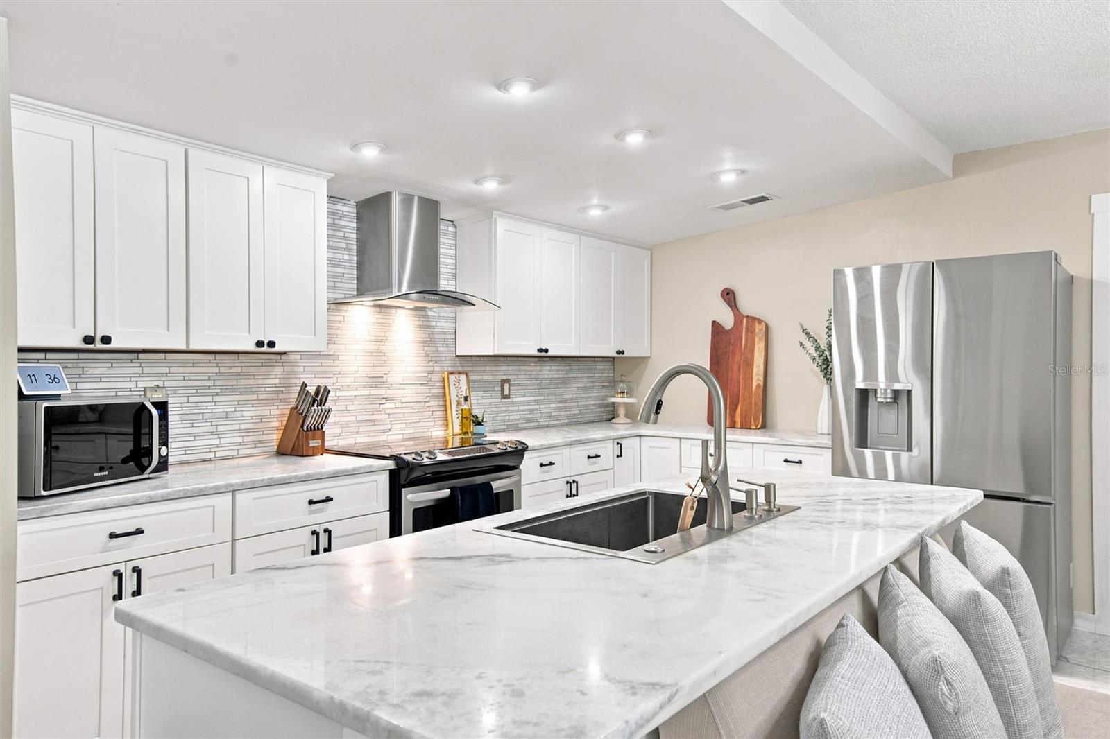 6230 CEDAR ST NE — photo 4