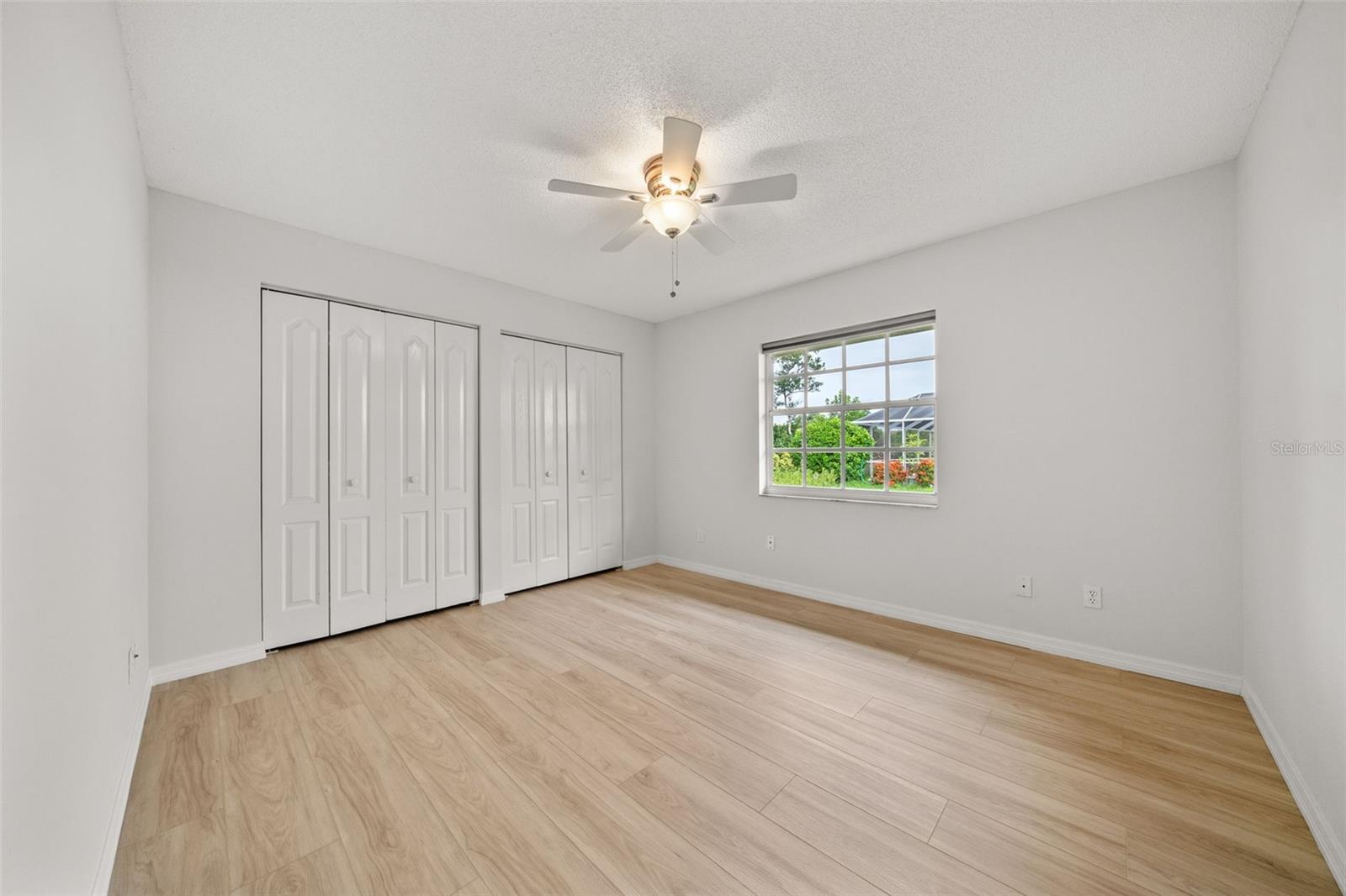 555 PARK ESTATES SQ — photo 22