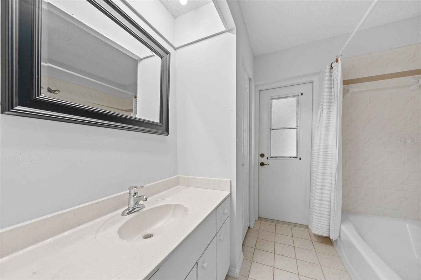 555 PARK ESTATES SQ — photo 19