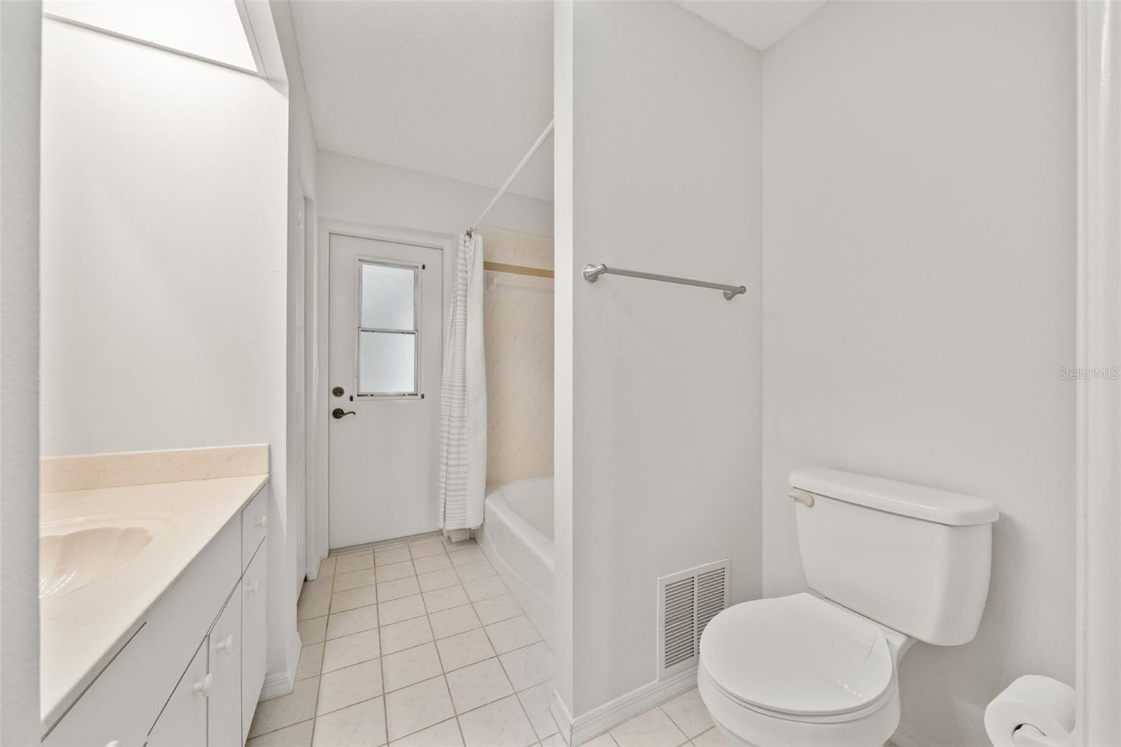 555 PARK ESTATES SQ — photo 21