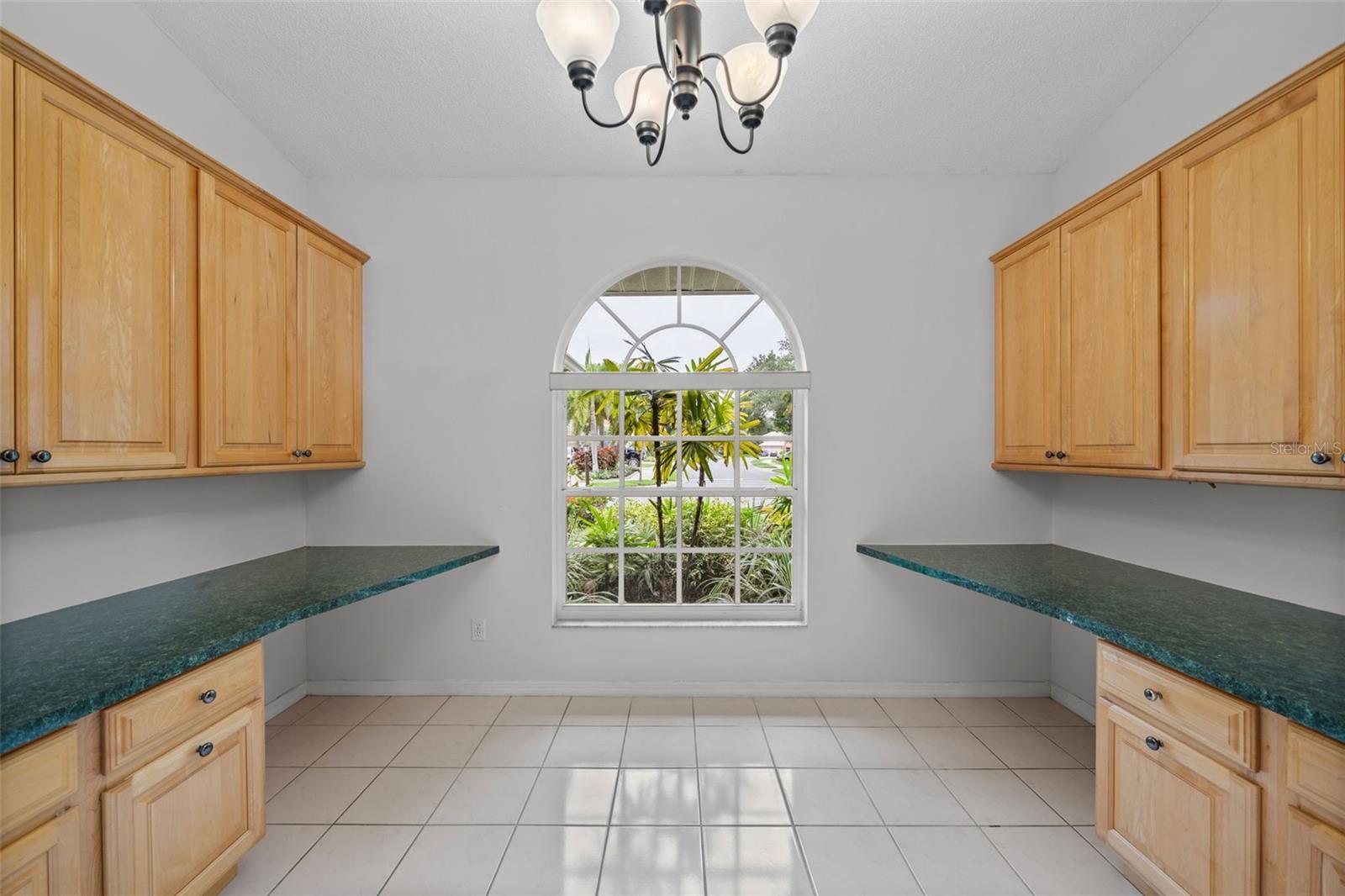 555 PARK ESTATES SQ — photo 13