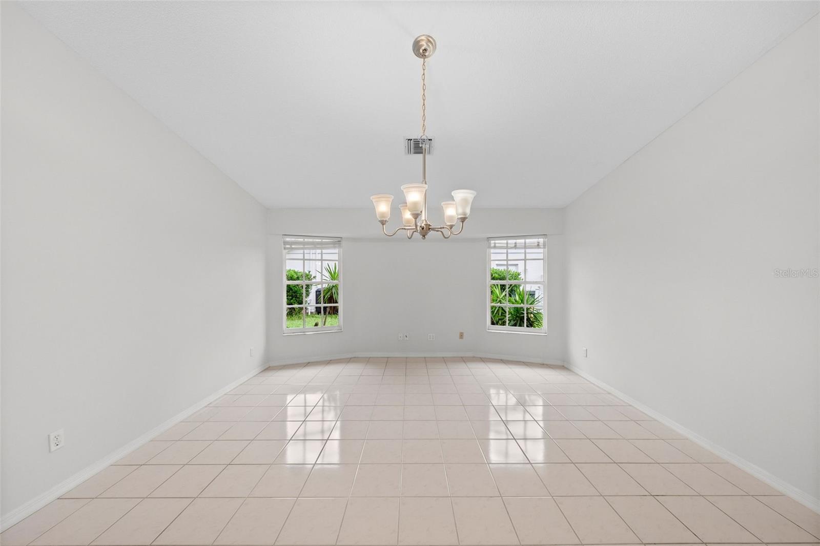555 PARK ESTATES SQ — photo 15
