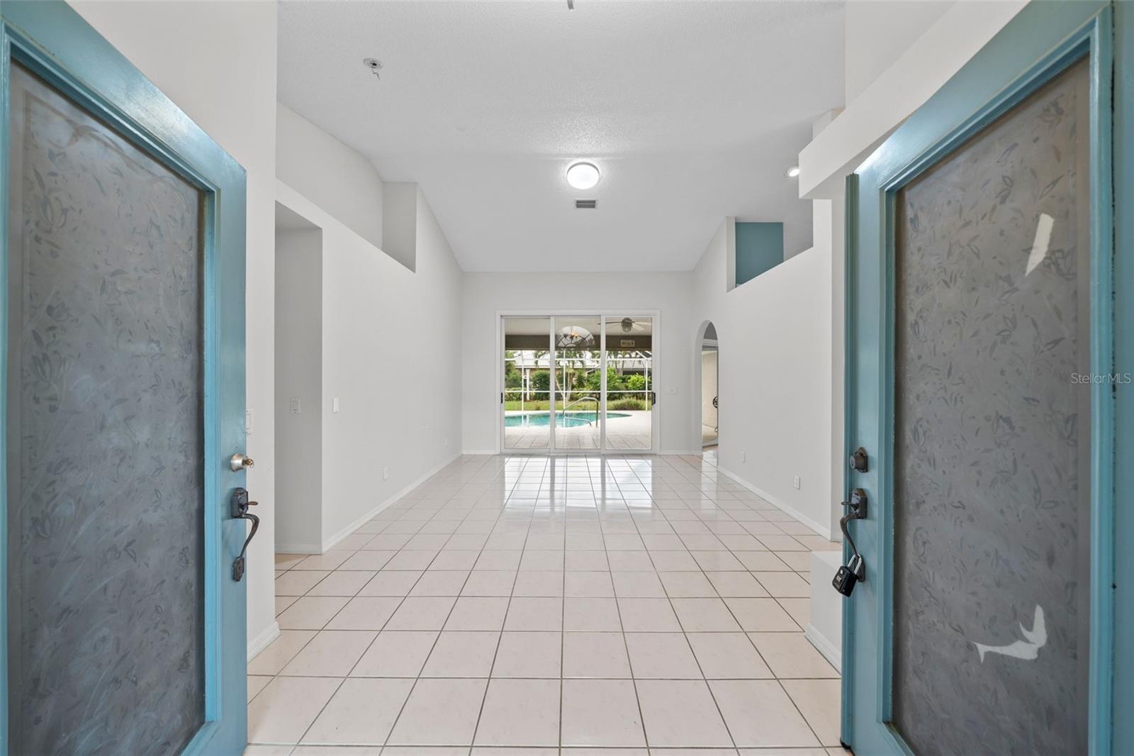 555 PARK ESTATES SQ — photo 3