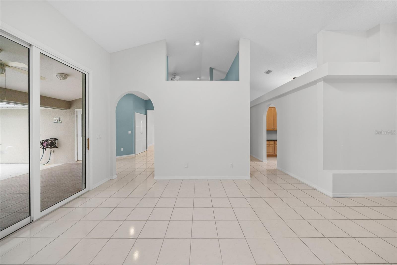 555 PARK ESTATES SQ — photo 7