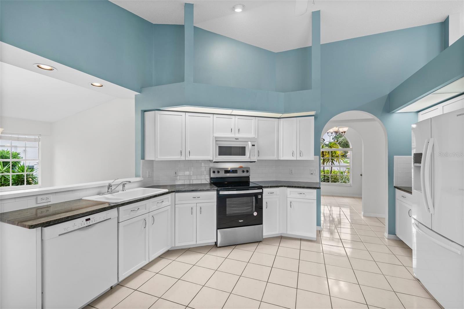 555 PARK ESTATES SQ — photo 8