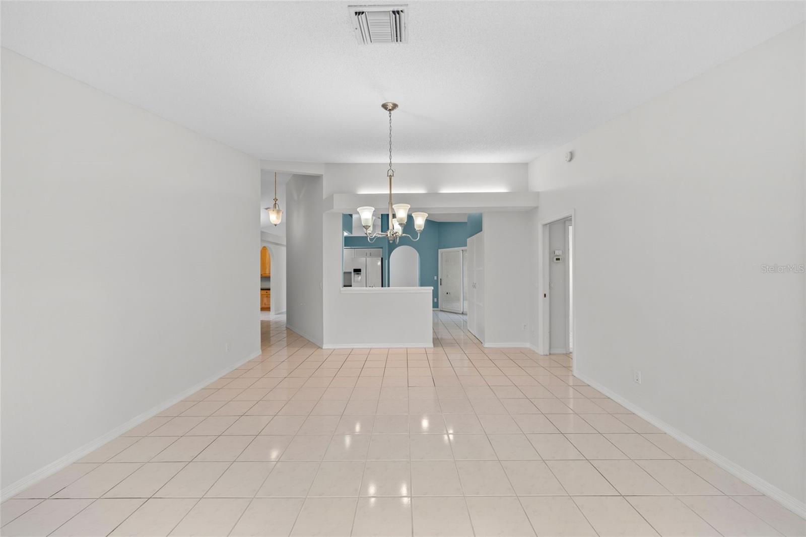 555 PARK ESTATES SQ — photo 16