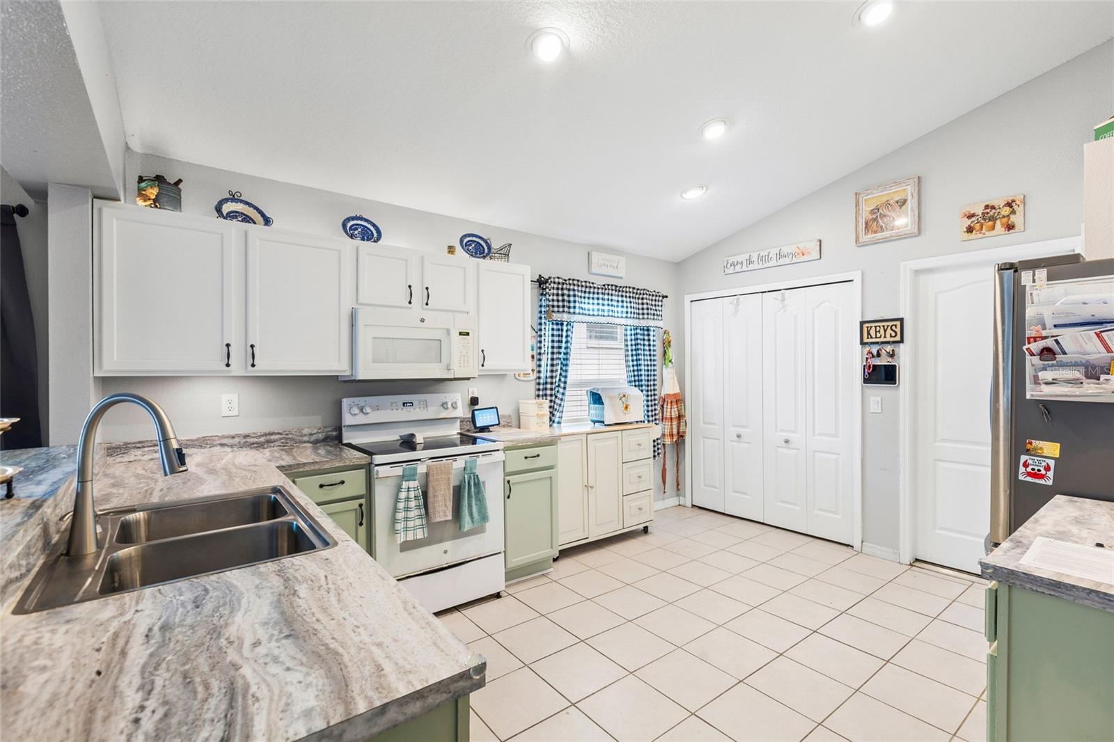 614 SOMERSTONE DR — photo 9