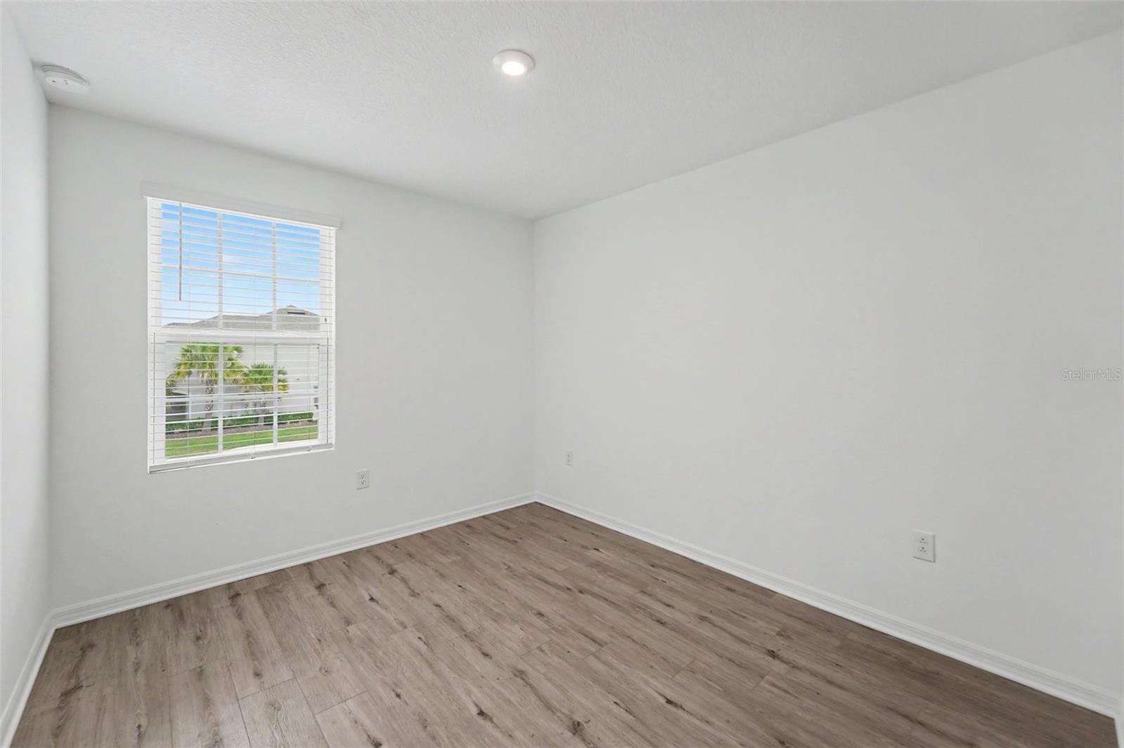 10573 OAKSIDE DR — photo 12