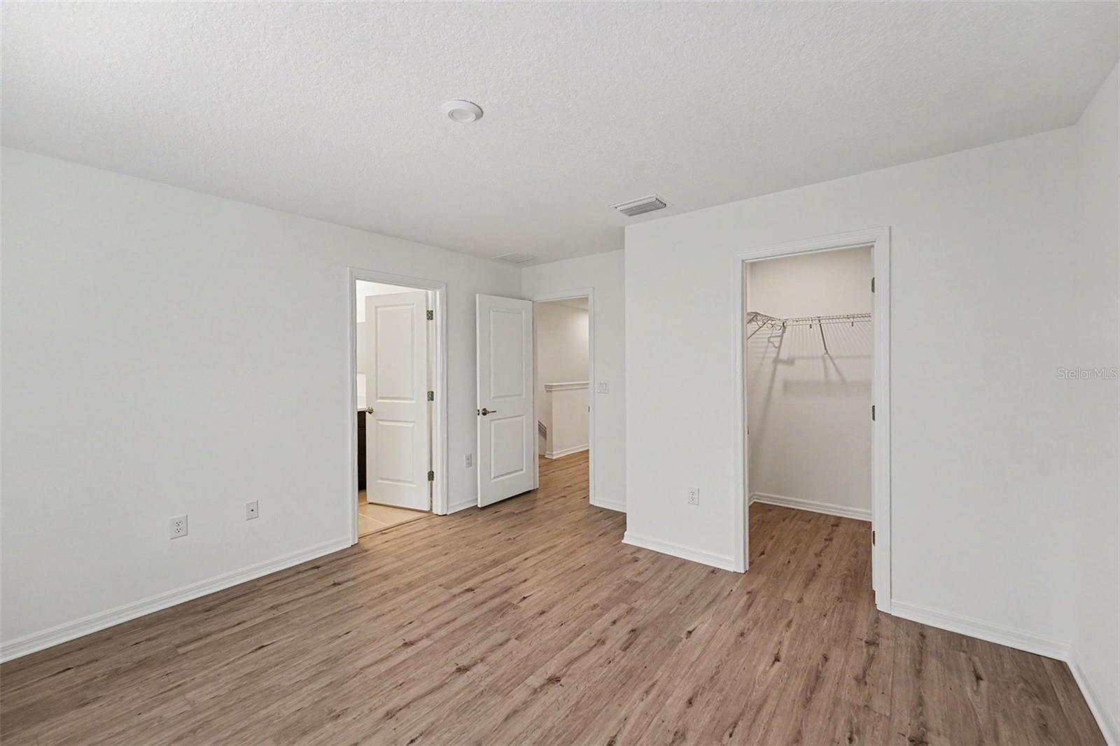 10573 OAKSIDE DR — photo 9