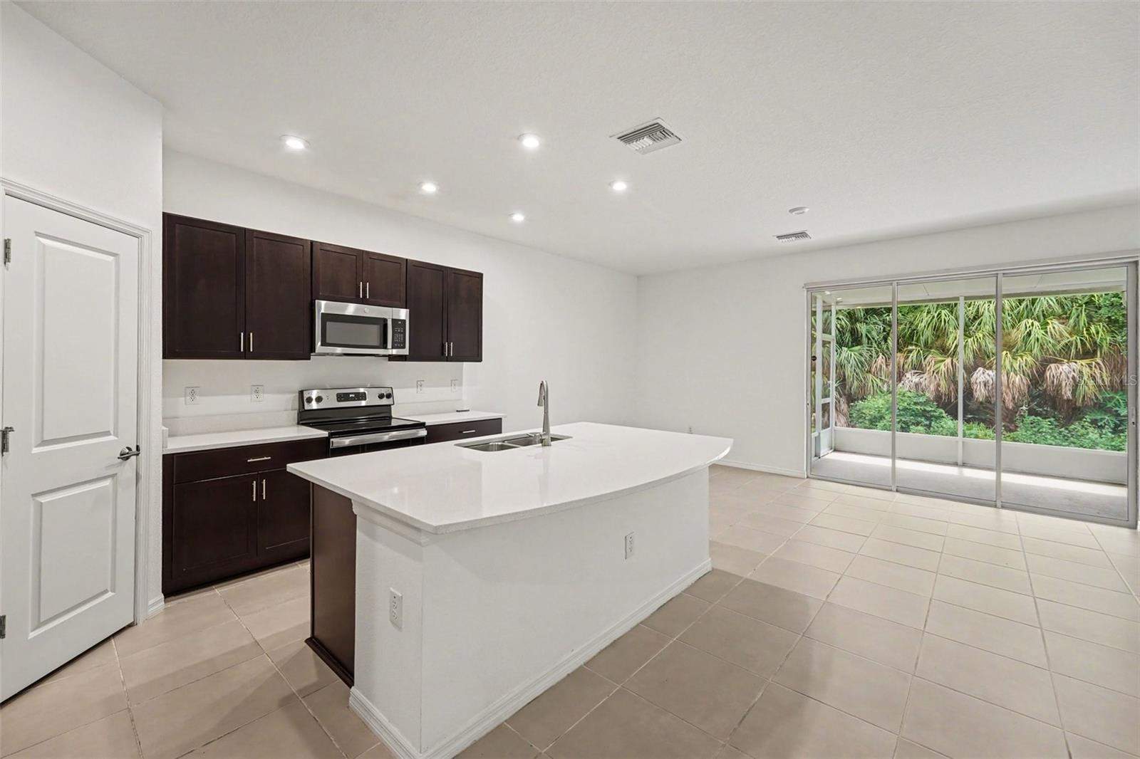 10573 OAKSIDE DR — photo 6