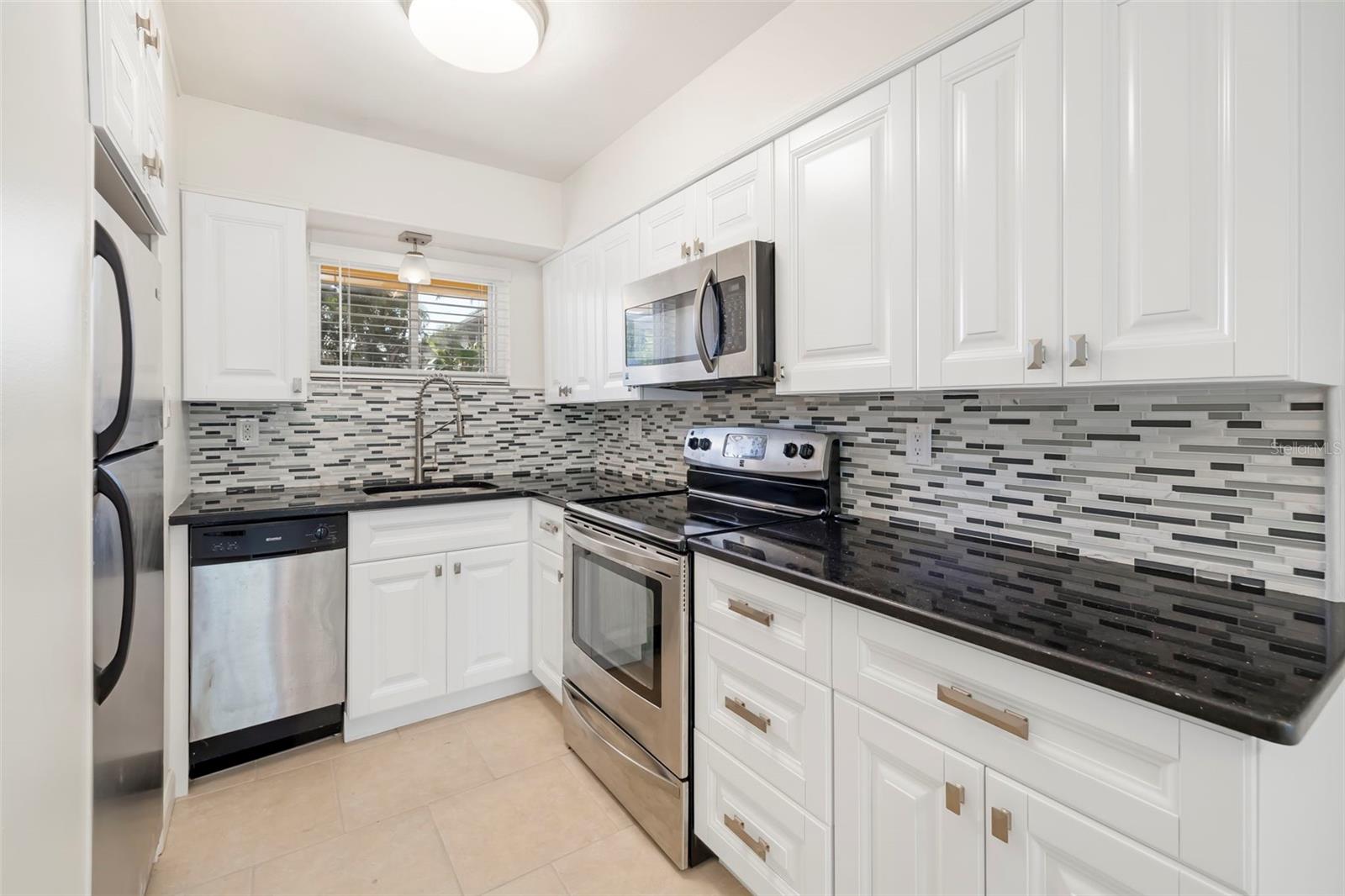2155 WOOD ST #A14 — photo 4