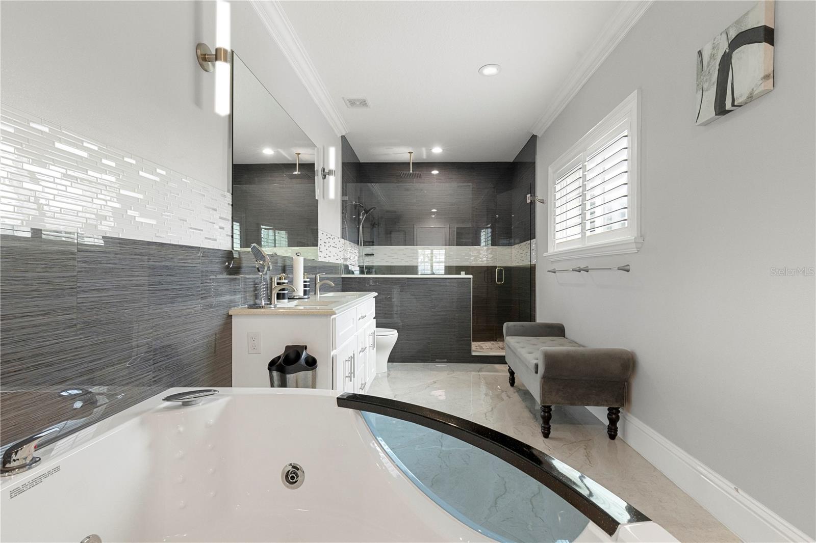 2101 W BEARSS AVE — photo 6