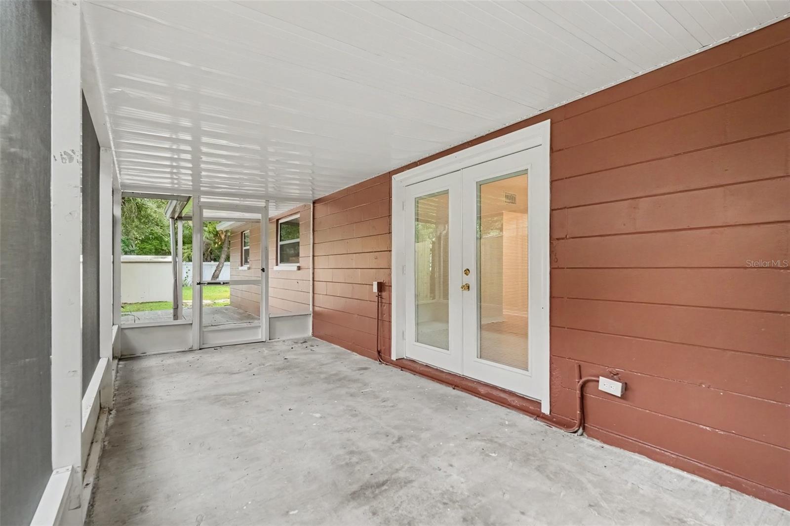 1503 W LINEBAUGH AVE — photo 11
