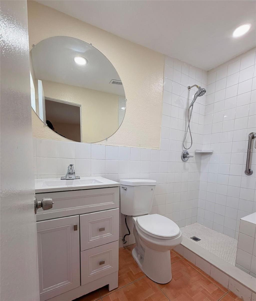 1503 W LINEBAUGH AVE — photo 8