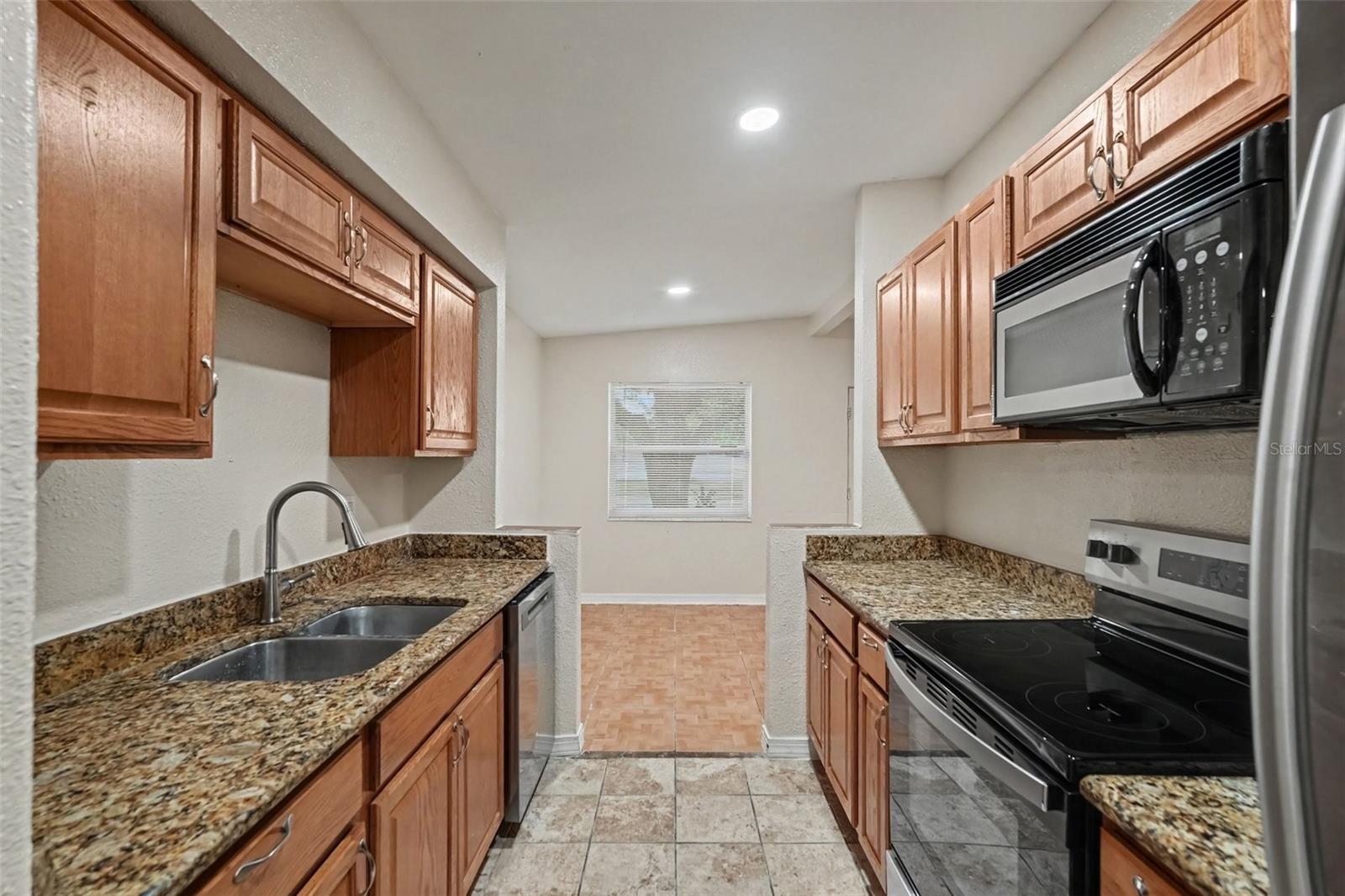1503 W LINEBAUGH AVE — photo 4
