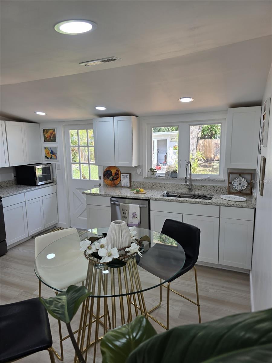 1205 WILLIS AVE — photo 24