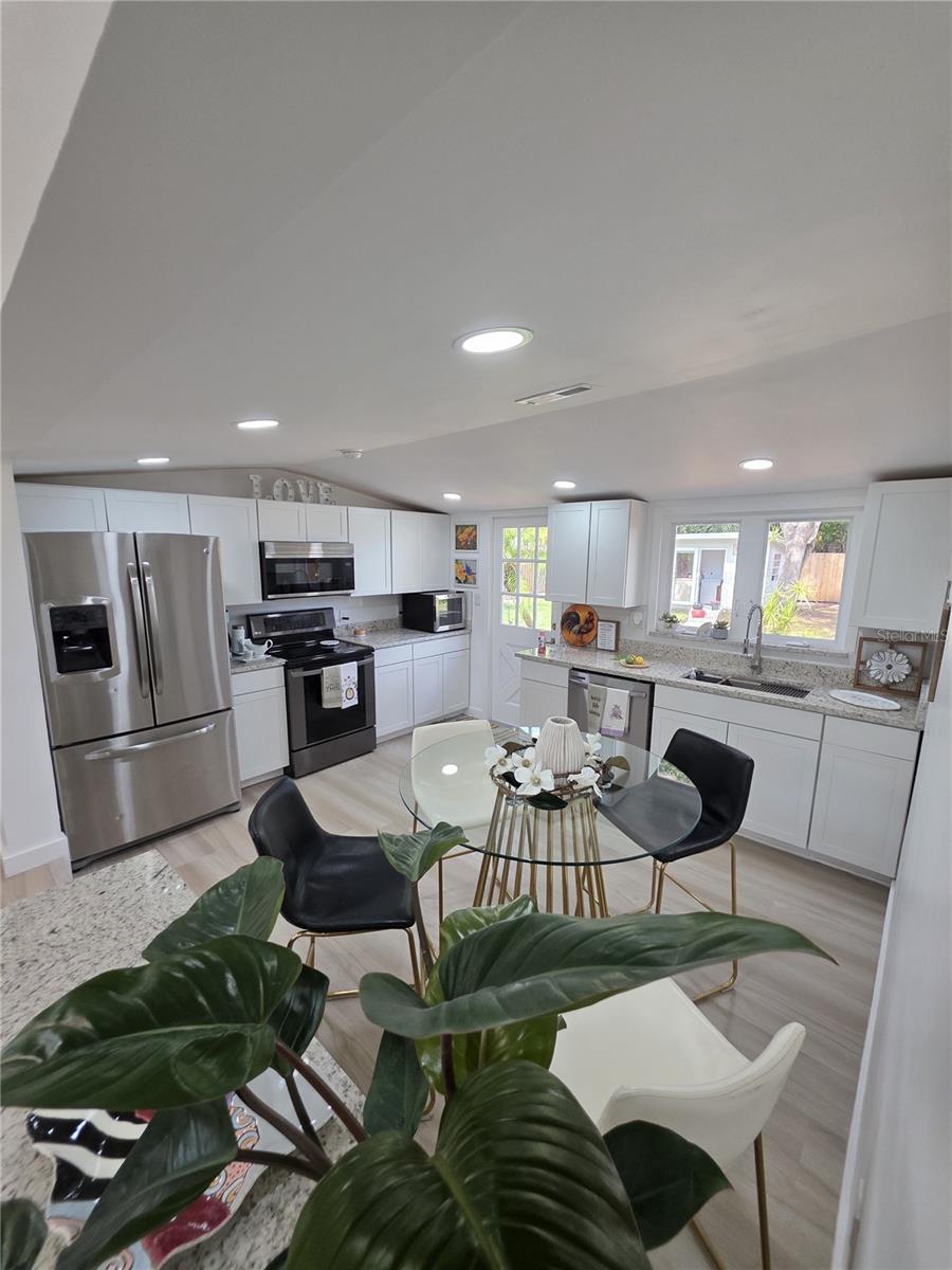 1205 WILLIS AVE — photo 17