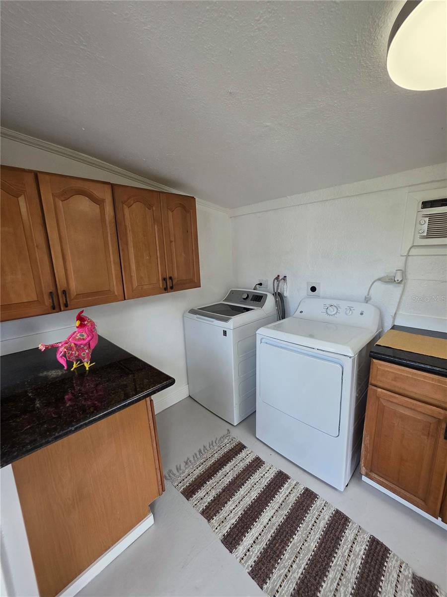 1205 WILLIS AVE — photo 64